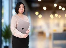 働き方は柔軟なのでリモートも活用できるのですが、橋本さんの話が聞きたくて毎日出社してしまいます！
