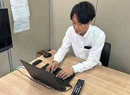 サービスエンジニア|業界・職種未経験OK|入社時のスキル一切不要|年休122日|退職金制度あり|人柄重視の採用
