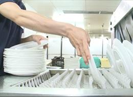 有名ホテルの食器洗浄スタッフ◆書類選考なし◆未経験OK◆ブランクありOK◆主婦も活躍中◆月給25万円～