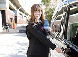 プレミアムドライバー/未経験歓迎&普通免許でOK/月最大13乗務/年収800万円以上の実績多数/充実研修