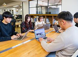 代表との距離も近く、代表と開発チームで細かい仕様を検討・決定していけます!