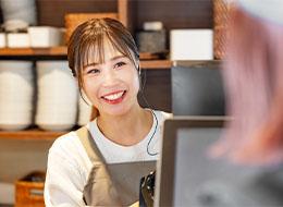 お客様がゆったりくつろげる場所。そんな空間を目指して店舗を運営しています!