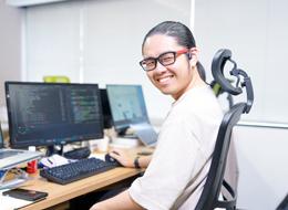 現在はPythonとAWSを使ってWebサイト関連のシステム開発をしています。