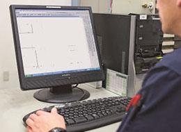 機械設計/禁煙手当5万円/年間休日121日/昨年度の賞与平均3ヶ月分/基本土日祝休み/残業少なめ/40代活躍中