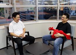 エンジニアとしての経歴を持つ代表と取締役。メンバーの相談にも気軽に乗っています!