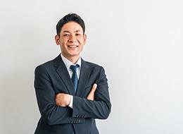 “追い詰め営業”ゼロの少人数制。 安心して5年で課長740万へ。