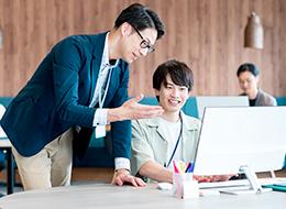 プログラマー◆微経験OK／残業ほぼナシ／土日祝休み／提携保育園あり／リモート併用OK／育休・産休取得実績あり