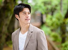 経理／残業ほぼなし／駅徒歩3~5分／勤務時間の柔軟な調整OK／経理経験者募集