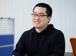 エンジニア出身の社長だからこそ、現場で働くエンジニア達の気持ちを理解してサポートしてくれています。