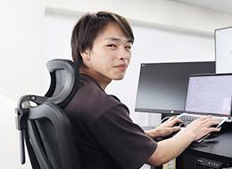開発エンジニア/実務未経験可/2ヶ月研修あり/自社内＆チームで開発/フレックス・社宅制度あり