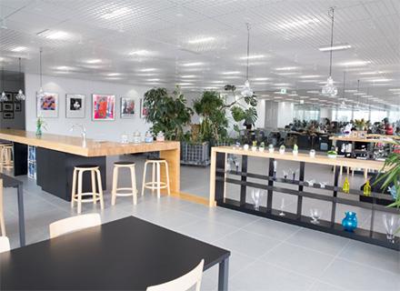 経営企画室メンバー*「Zoff」の運営会社