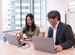 法人向けSaaS営業*未経験OK*オンライン完結型*フレックス*リモート相談可*残業月6.5h*服装自由