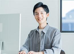 自社構造計算ソフトのユーザーサポート/フルリモート/残業月20H/土日祝休（休日出勤なし）/年休125日