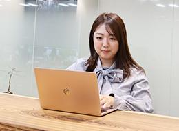 Webデザイナー◆未経験OK／約9ヶ月の充実研修／年休125日／20代活躍中／フルリモート可／賞与2回／転勤無