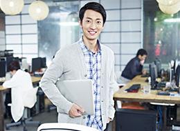 日本の男性育休取得率は17％ですが、当社では72％(2022年現在)！