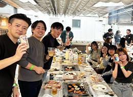 横のつながりを持つため、定期的にBBQなどのイベントを行い仲を深めています！
