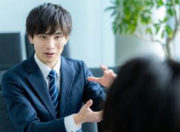 「最近、未経験で入社した社員は年収3000万円を達成する見込み。誰だって可能性があります！」