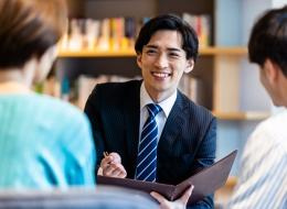 富裕層向け資産運用アドバイザー／業界屈指の多彩な商品ラインナップ／年収数千万円も可／フルフレックス制