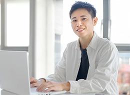 上流エンジニア/月給38.9万円～/年休120日以上/賞与年2回/完全週休二日制