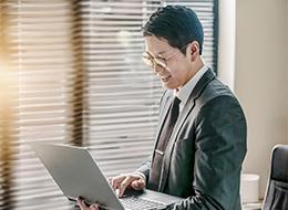 インフラエンジニア/月給38.9万円～/マイカー通勤可/土日祝休み/年休120日以上/U・Iターン可/転勤なし