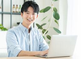 IT講師*リモートも可*月給35万円可*年休125日*残業ほぼなし*有給取得率ほぼ100％*資格取得支援あり