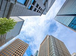 杉田エースは全国で約1000社と取引を行い、5万点以上の建築金物・建築資材を扱っています。