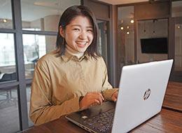 【インハウスマーケター】自社サービスの広告運用・ブランディング・施策の企画実行◆年休125日◆土日祝休み