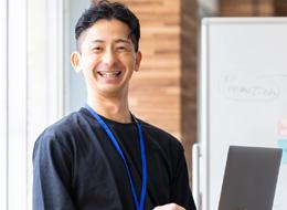 受託開発エンジニア/フルリモート/フレックス制/残業月5時間程度/有給消化率100%/年収600万円スタート可