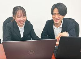 全くのIT業界未経験からスタートした文系出身者も多数活躍中！ まずはお気軽にご応募ください！