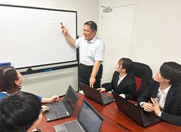 全くのエンジニア未経験からスタートした文系出身者も多数活躍中！ まずはお気軽にご応募ください！