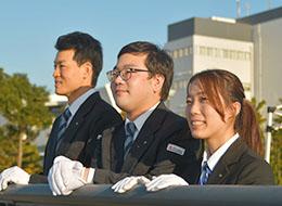 自社の教習所や充実の研修制度で未経験からプロのドライバーへ成長できます。