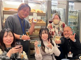 毎月1回、メンバー同士の親睦を深めるための懇親会も開催中！入社前の参加もOKです◎