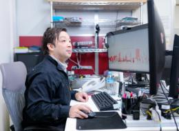 インフラエンジニア*月給35万円以上*賞与6カ月分支給実績あり*直請け案件90％*クラウド案件あり