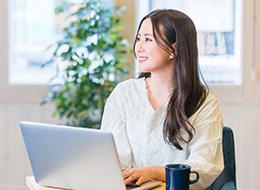 開発エンジニア/20代・30代活躍/経験浅めの方もOK/賞与年3回/残業10h以下/研修充実/各種手当あり