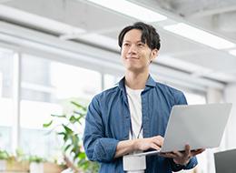 年間休日最大128日で、有給消化率も80％以上と、お休みもしっかりとれます◎