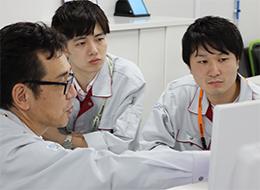 【品質保証・監査】業界未経験歓迎／年間休日125日／土日祝休み／賞与前年度実績4.67ヶ月分／定着率96％超