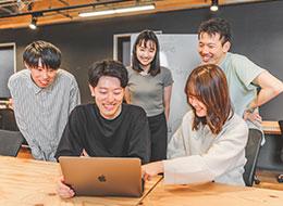 初級エンジニア｜完全未経験OK｜フルリモート可｜全国募集｜残業月9.2h｜最長7カ月の実践型研修