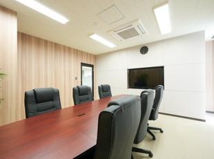 役員クラスは30代前半！若手を中心に活躍しています。