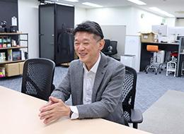 現在営業メンバーは3名。少人数＋チーム制であり、一人ひとりの裁量が大きいです