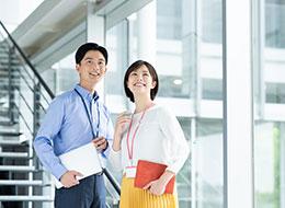 開発エンジニア/年収200万円UP事例あり/ハイブリッド勤務90％/案件選択制/コンサル志望者歓迎/面接1回