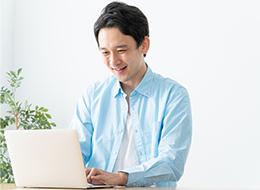 インフラエンジニア/賞与年3回/リモート案件有/大手案件8割/研修充実/受託メイン＆自社開発/前職給与保障