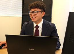 年間休日120日”以上”＆残業月8h以内。私生活も大切にできる職場