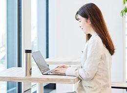 メディア・広告プランナー/未経験OK/紙広告～WEB広告・HP制作など幅広い領域/研修制度が充実/賞与年2回