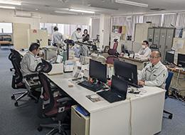 道路清掃スタッフ/年間休日126日/連休充実/必須要件は運転免許のみ/面接確約/未経験100%/売上前年比2倍