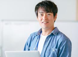 SE#リモート活用率80％#月平均残業約10h#決算賞与あり#年休125日#住宅手当＆家族手当あり