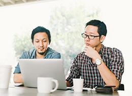 会社員とフリーランスのハイブリッドをめざし、フリーランス特有の孤独感が少ない環境です。