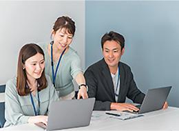 社内SE｜東証プライム上場の四国化成G｜UIターン歓迎 ｜年休124日｜有給取得率77％以上｜資格取得支援あり