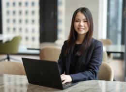 前職：デザイナー（研修講師）