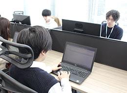 インフラエンジニア/月給45万円以上/平均年齢31歳/リモートワーク9割/女性比率50％/案件完全選択制