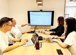 何歳からでも、意欲があれば始められます。70代も活躍している業界です。